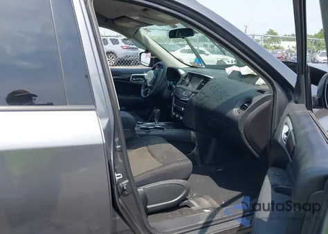 2017 Nissan Pathfinder S z USA, uszkodzony, nr VIN 5N1DR2MM9HC670264